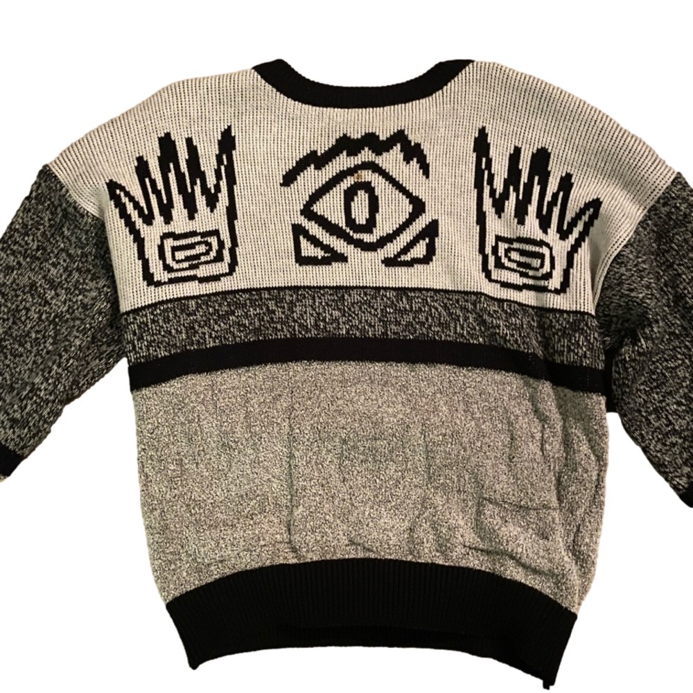 vintage black, white and gray eyes and hand sweater, size L